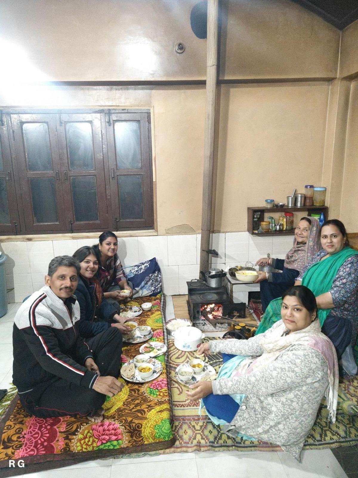 Aditya Homestay Dalhousie Dış mekan fotoğraf