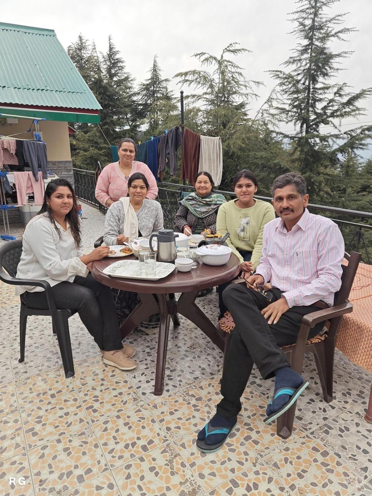 Aditya Homestay Dalhousie Dış mekan fotoğraf